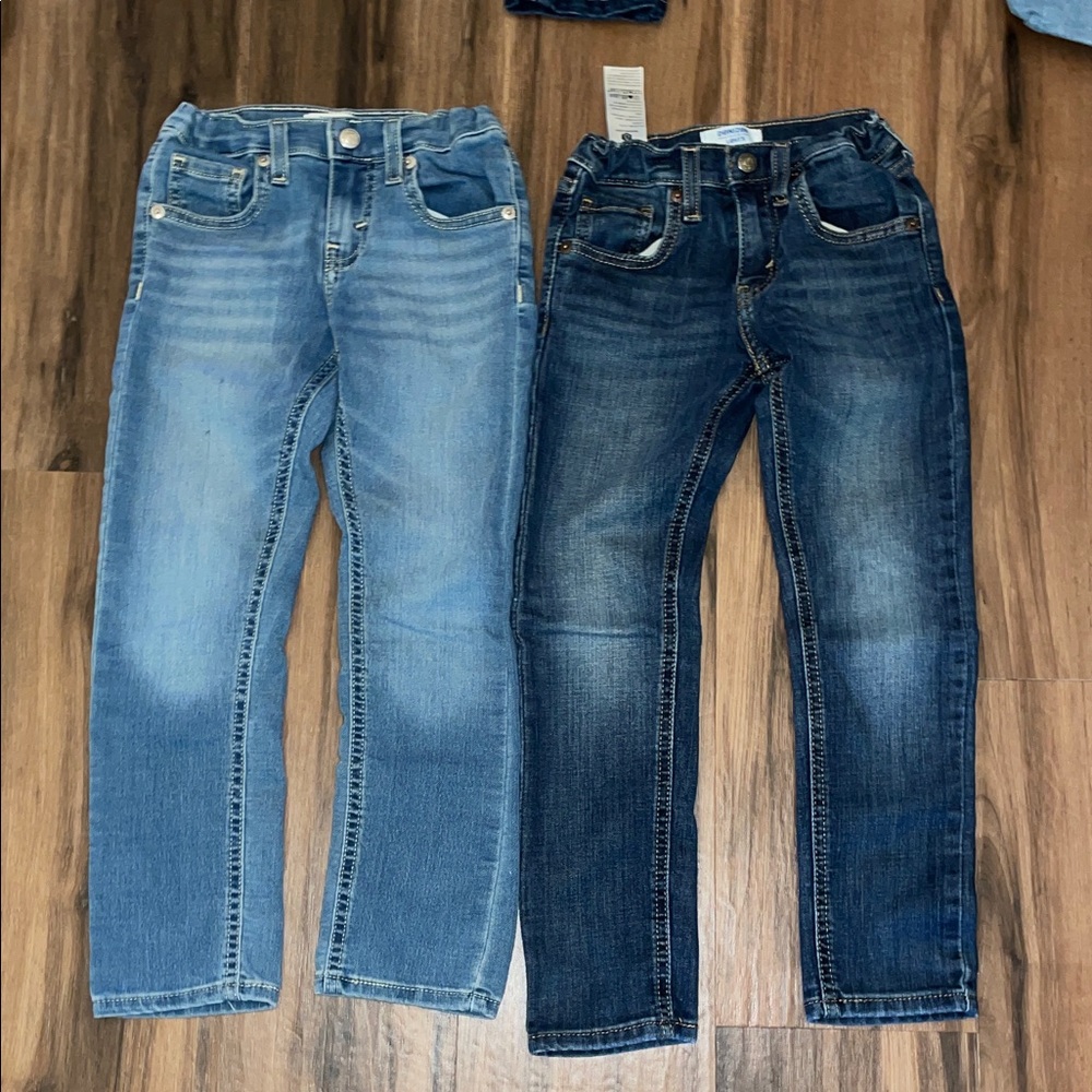 2 pairs Denizen from Levi's Dark and Light Denim Skinny/Slim fit Jeans